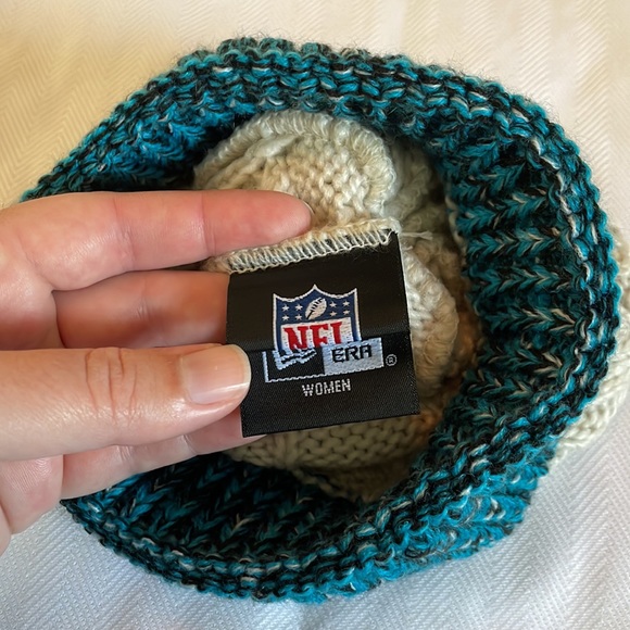 NWOT NFL Carolina Panthers knit hat - Picture 3 of 4